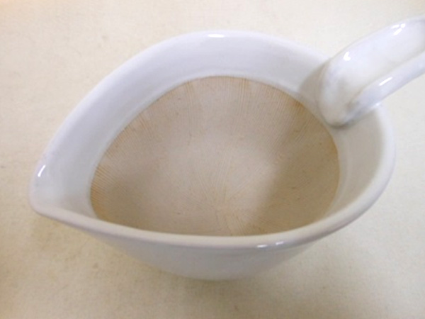 納豆鉢の内側