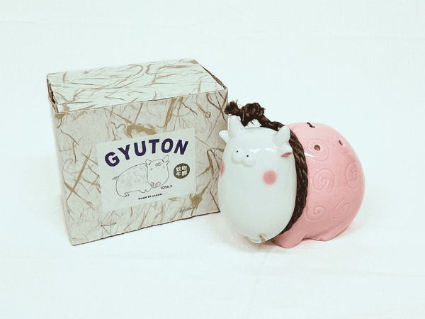 キャラクターをモチーフにしたオリジナルの陶器の蚊取り線香